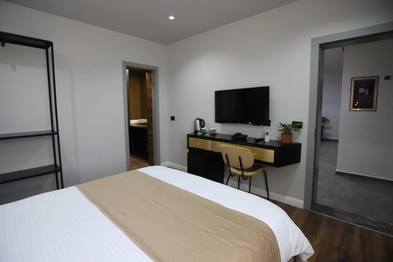 Imperator Hotel Tirana Extérieur photo